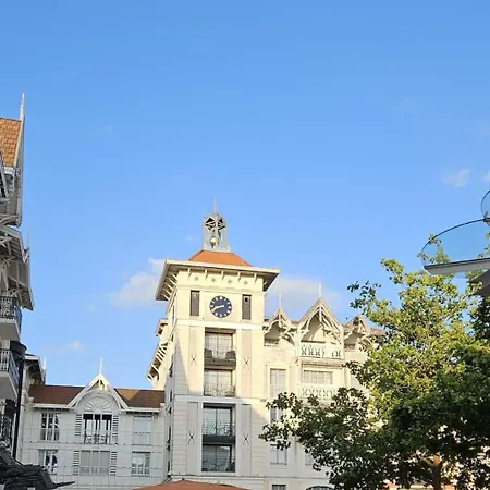 Hyper-centre Et Bord De Avec Clim Et Parking! *