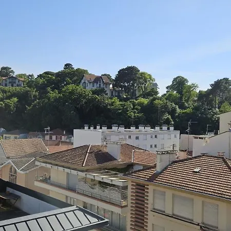 Hyper-centre Et Bord De Avec Clim Et Parking!
