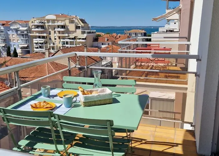 Centre Avec Terrasse Vue Mer, Clim Et Parking *