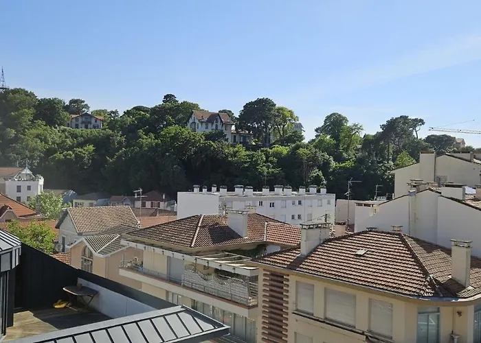 Hyper-centre et bord de mer avec clim et parking!