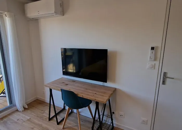 Hyper-centre et bord de mer avec clim et parking!